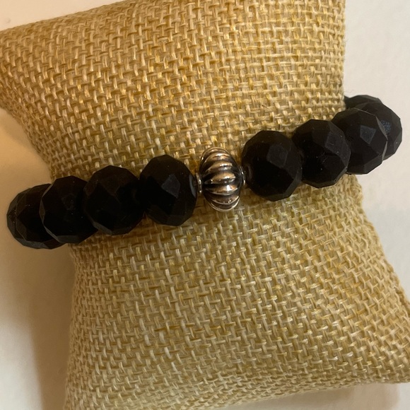 Black Onyx & Antique Sterling Silver Stretch Bracelet - Picture 4 of 5